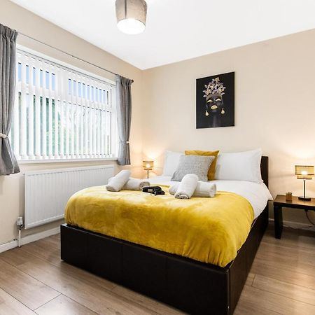 Off Road Parking, Garden, Tv'S In Bedrooms Morriston Bagian luar foto