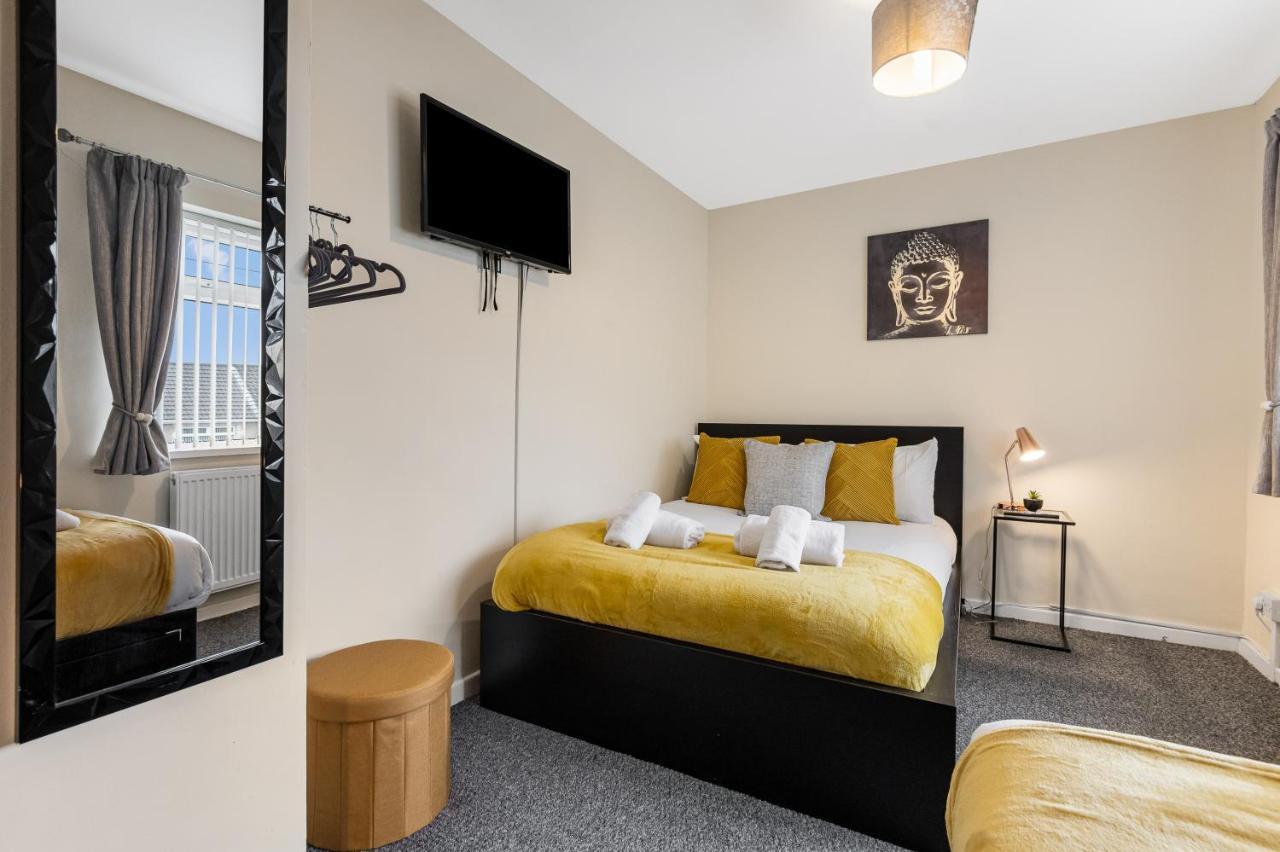 Off Road Parking, Garden, Tv'S In Bedrooms Morriston Bagian luar foto