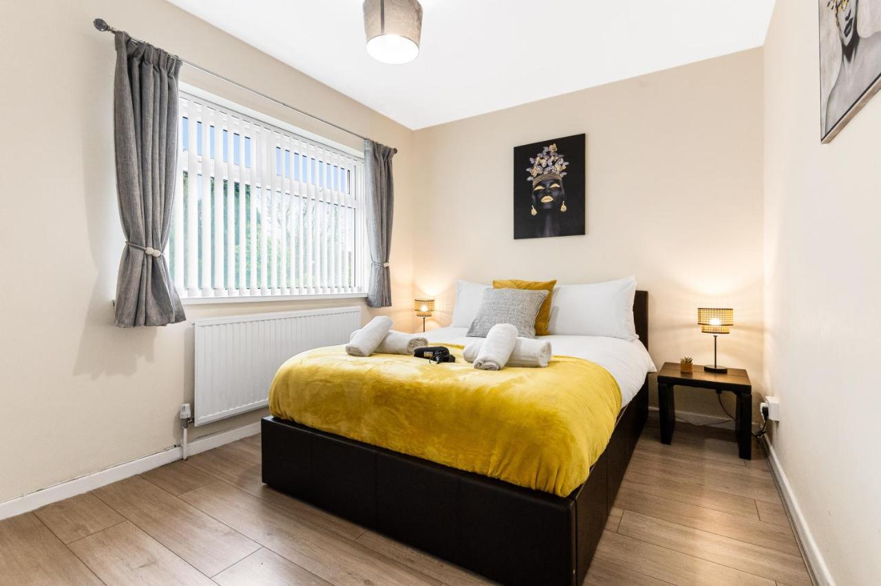 Off Road Parking, Garden, Tv'S In Bedrooms Morriston Bagian luar foto